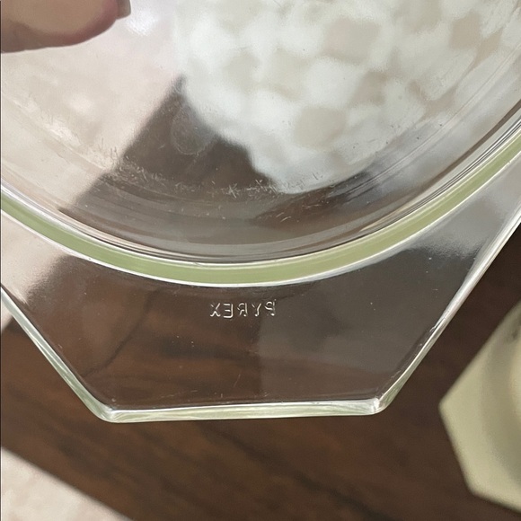 PYREX 1 1/2 qt Golden Acorn Split Casserole Dish with its Lid! - Picture 4 of 4